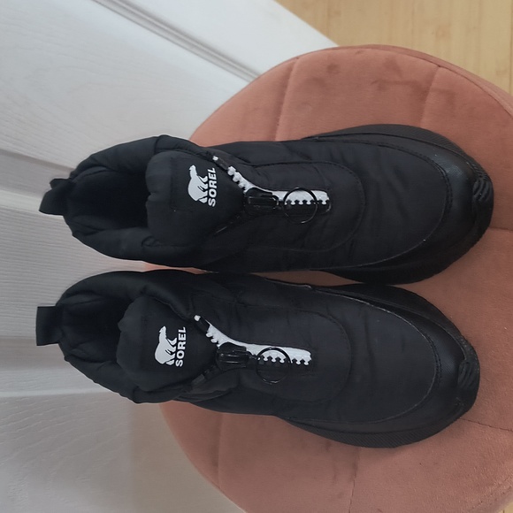 Sorel Out N About Puffy Zip Boot Size 7.5 - Picture 3 of 9